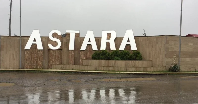 Astarada DƏHŞƏT Qızını təhqir edən şəxsi məscidin önündə bıçaqladı