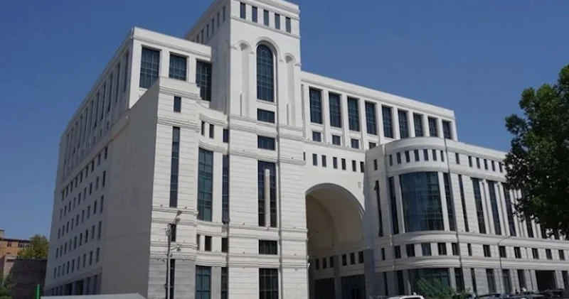 Ermənistan KİV i: Casusluqda şübhəli bilinən konsul azərbaycanlı ilə eşq münasibətində olub