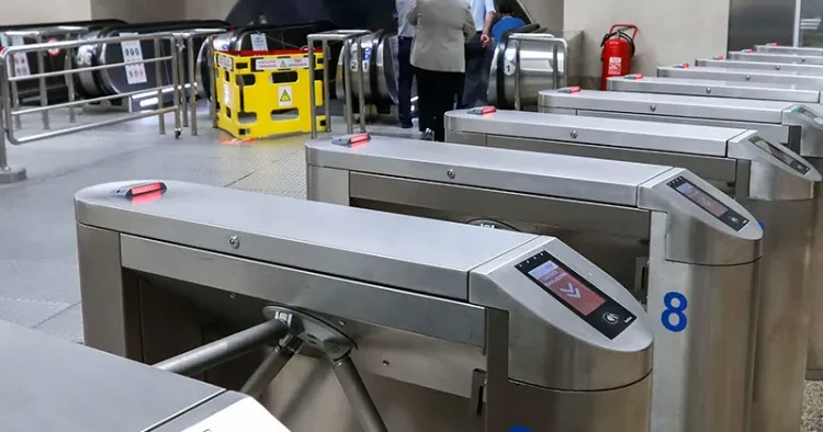 Bakı metrosunda aylıq və birsəfərlik gediş haqqı kartları tətbiq oluna bilər