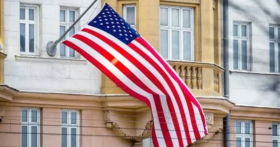 США начали возвращать дипломатов в посольства на Ближнем Востоке