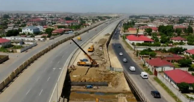 Qobustan qəsəbəsində yeni körpünün tikintisinə dair son vəziyyət açıqlanıb