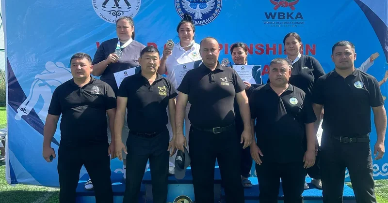 Гёзаль Зутова стала чемпионкой мира по борьбе на поясах в Бишкеке