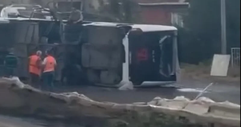 В Стамбуле перевернулся служебный автобус, пострадали 18 человек
