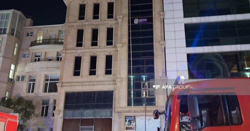 xəbər portalının yerləşdiyi redaksiya binasında yanğın baş verib FOTO