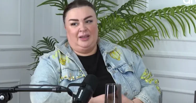 “Qohumlarım baxır, etməyin“ Xuraman Əlizadə
