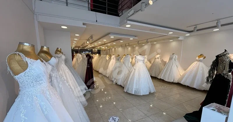 Bakıda gəlinlik salonunda dava: Satıcı müştəriyə xəsarət yetirdi TƏFƏRRÜAT