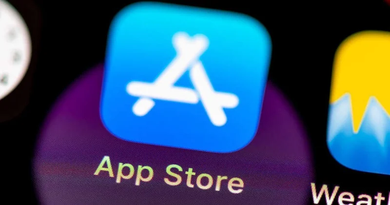 App Store удалил приложения Лукойла