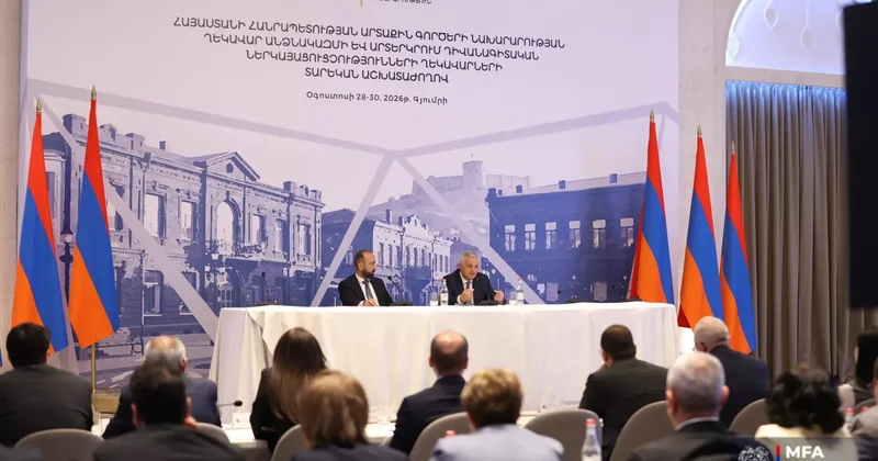 Власти Армении обсудили с дипломатами проект TRIPP