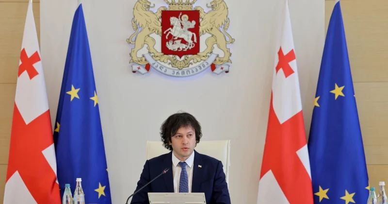 İrakli Kobaxidze: Müxalifət öz taktikası ilə bizə seçkilərdə tam qalib gəlmək şansı yaradıb
