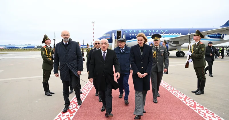Baş nazir Əli Əsədov Minskə səfərə gedib FOTO