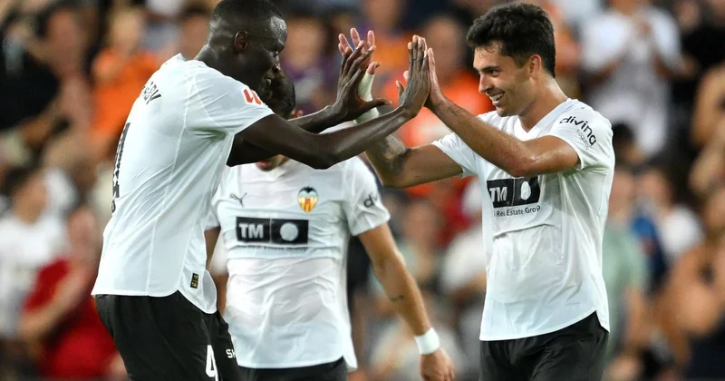 La Liqanın oyunu yağış səbəbindən təxirə düşüb