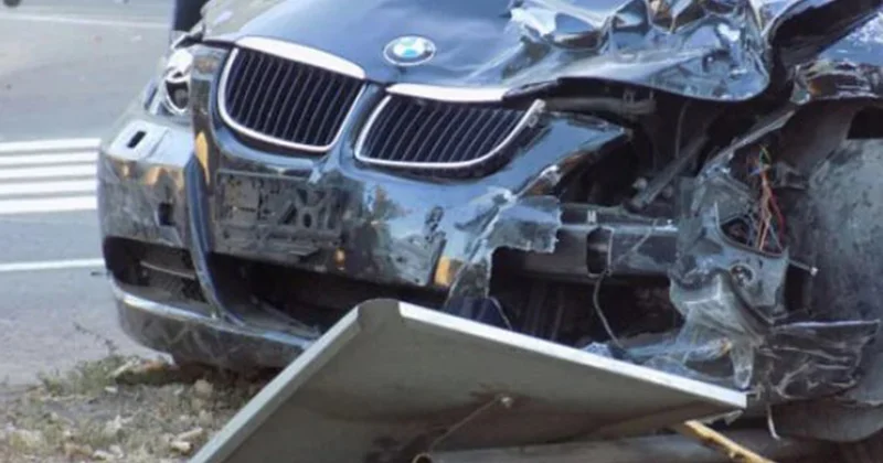 Bakıda “BMW” hasara çırpıldı Ölən var