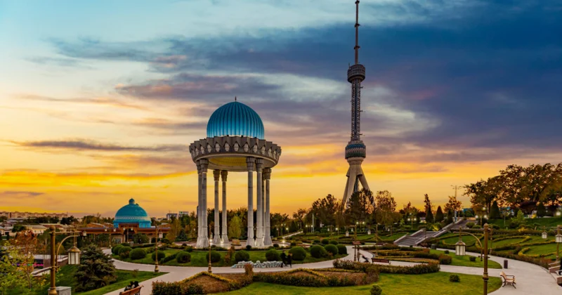 Özbəkistana gələn turistlərin sayı kəskin artıb