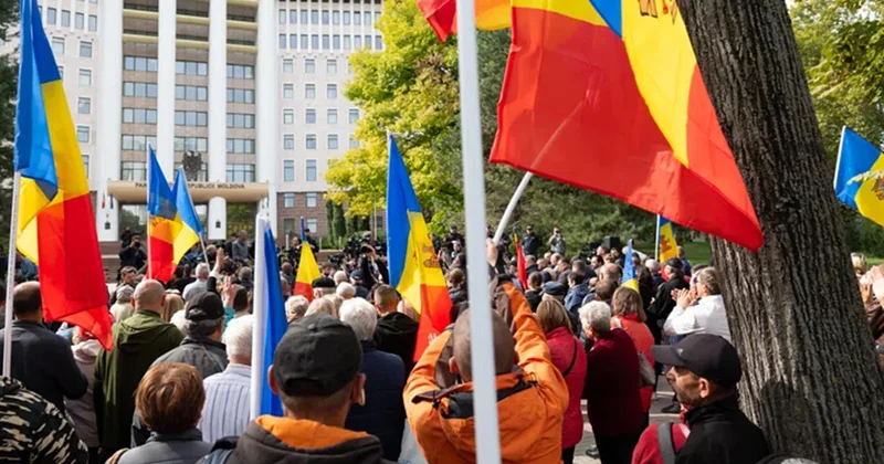 Митинг молдавской оппозиции против результатов выборов продлился 15 минут и собрал несколько сотен человек
