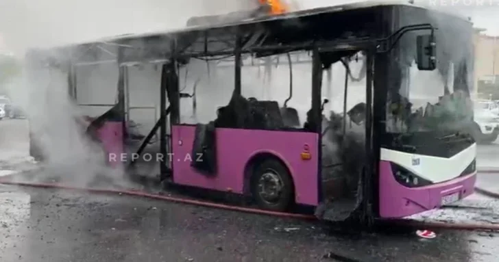 Пассажирский автобус охватил пожар в Сумгайыте