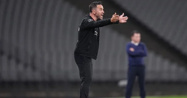 Fənərbağça da ilk istefa Gökhan Gönül məşqçilər heyətindən ayrılıb