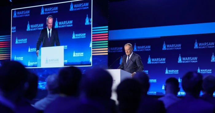 Donald Tusk: “Qərbdə parçalanma var”