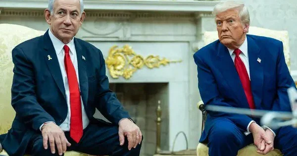 Tramp Netanyahunu Ağ Evdə QARŞILADI VİDEO