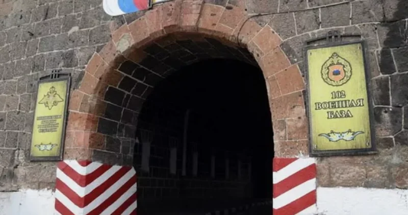 Rusiya səfiri: Ermənistandakı hərbi bazanın çıxarılması gündəmdə deyil