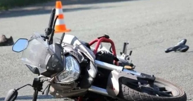 Neftçalada motosiklet divara çırpılıb, ölən var