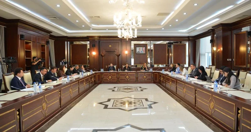 Ailə, qadın və uşaq məsələləri komitəsinin iclası keçirilib