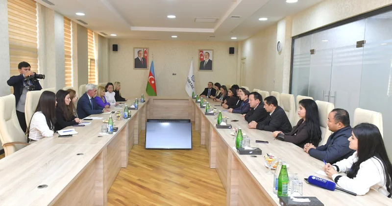 Özbəkistanın aparıcı media qurumlarının nümayəndələri AZƏRTAC da olublar