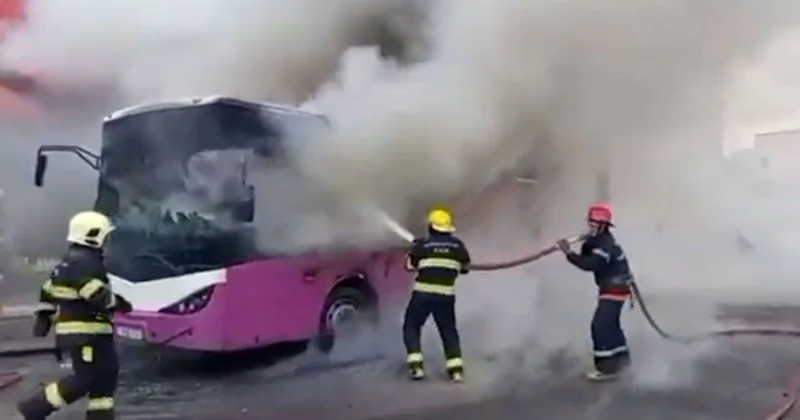 В Сумгайыте полностью сгорел пассажирский автобус ВИДЕО