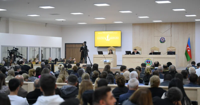 Ermənistan silahlı qüvvələrinin Aprel döyüşləri zamanı beynəlxalq humanitar hüquq normalarını pozaraq mülki şəxsləri və mülki obyektləri atəşə tutması ilə bağlı sənədlər məhkəmədə tədqiq olunub