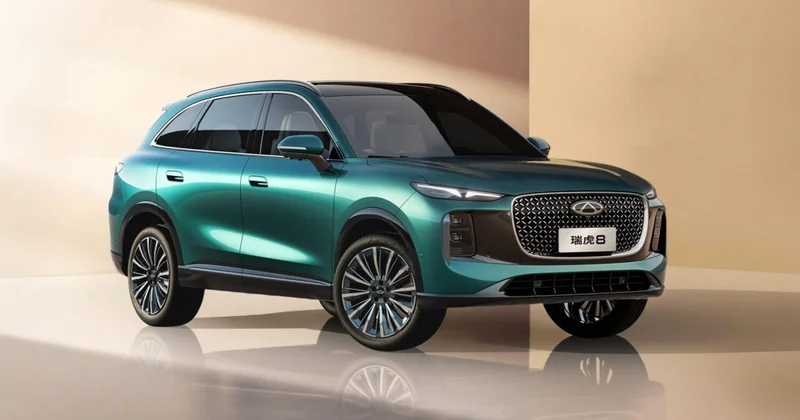 Chery распространила фото кроссовера Tiggo 8 нового поколения
