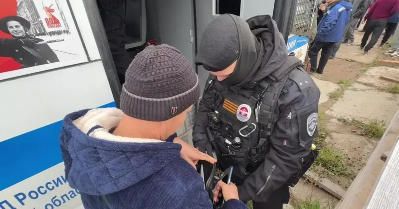 В Петербурге после рейда на стройках задержали десятки иностранных рабочих