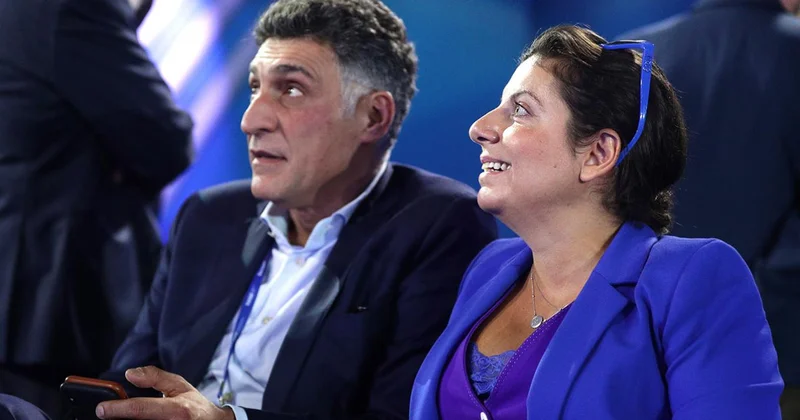 “MƏN RUSAM!” “Rejissor Keosayan” kimi gəlib, “Simonyanın əri” kimi gedən miskin personaj