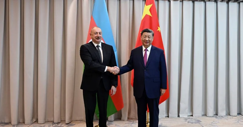 İlham Əliyev Si Cinpini təbrik etdi