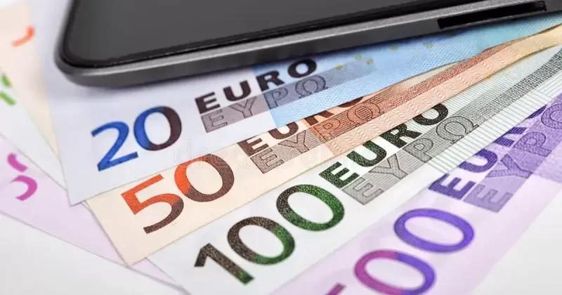 В Европе раскрыли схему с телефонами на 300 млн