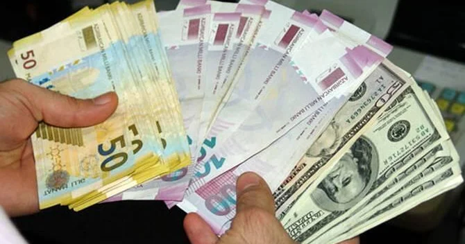 Manatla bağlı hamını maraqlandıran sual: Devalvasiya olacaq?