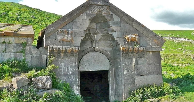 Qərbi Azərbaycanda tarixi abidələrimiz Şah Abbas karvansarası