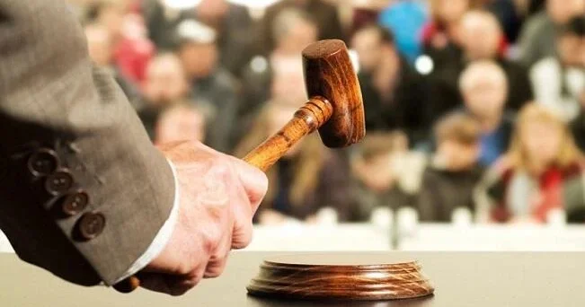 Ləğv prosesində olan 7 bankın əmlakları hərraca çıxarılır