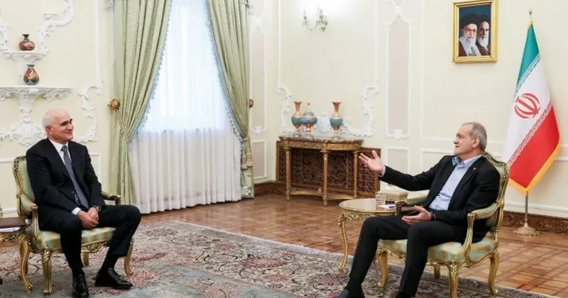 Шахин Мустафаев обсудил с президентом Ирана укрепление отношений