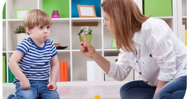 Müəllimə aqressiv davranan uşağa CƏZA?