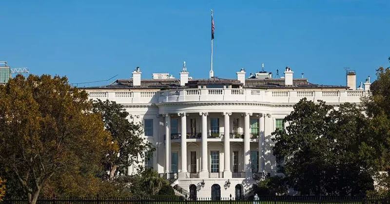 CNN, MS NOW и Politico вновь судятся с Белым домом