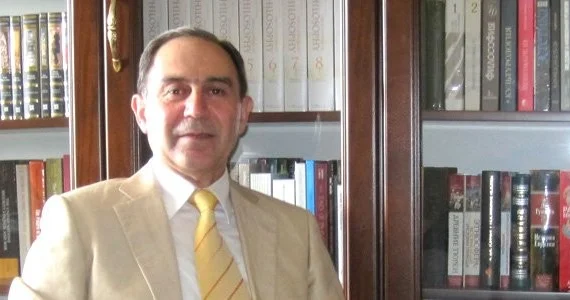 Çağdaş insan Harmoniya və Xaos dünyasının harasındadır!