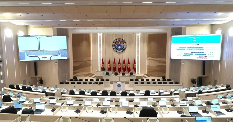 Парламент Кыргызстана открывает двери для иностранцев