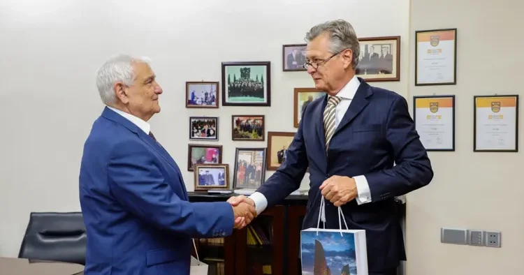 Almaniya səfiri ADU nun qonağı oldu FOTO