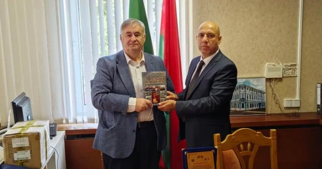 Фуад Гусейнзаде встретился с председателем Союза белорусских писателей