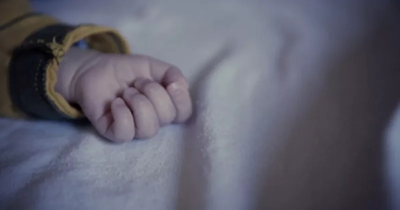 Малыш в Казахстане умер из за уснувшей матери