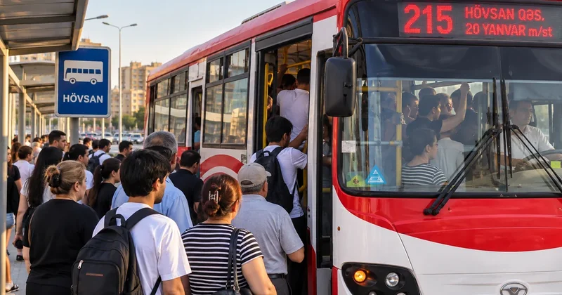 Qapıları bağlanmayan avtobuslar, pilləkəndə qalan insanlar: Hövsanda nəqliyyat kabusu VİDEO
