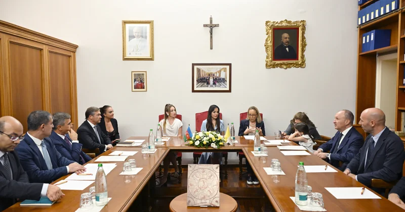 Romada Leyla Əliyeva ilə Müqəddəs Arxeologiya üzrə Pontifik Komissiyanın katibinin görüşü olub
