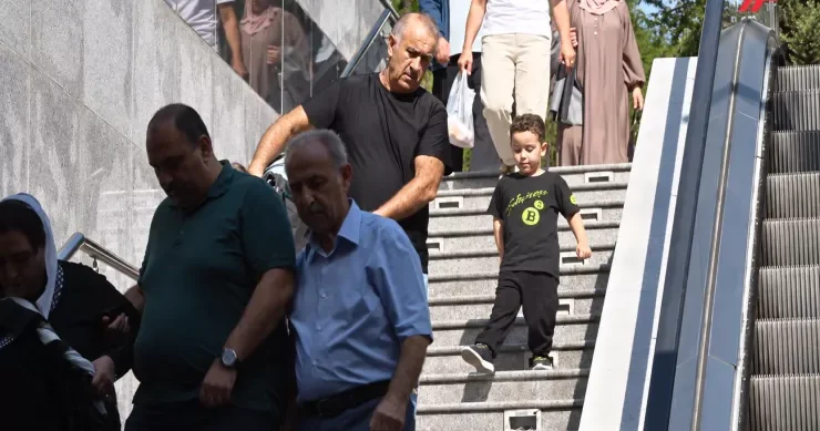 Bakıda işləməyən eskalatorlar Xəstələr dərdini kimə desin? VİDEO