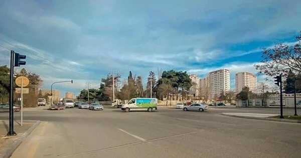 İşıqforun müddəti artdırıldı, tıxacın uzunluğu azaldı