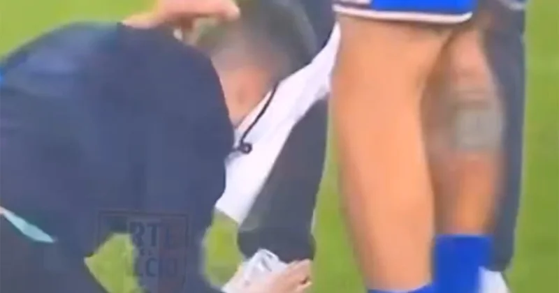 Sevincindən futbolçunun ayağını öpmək istədi Video