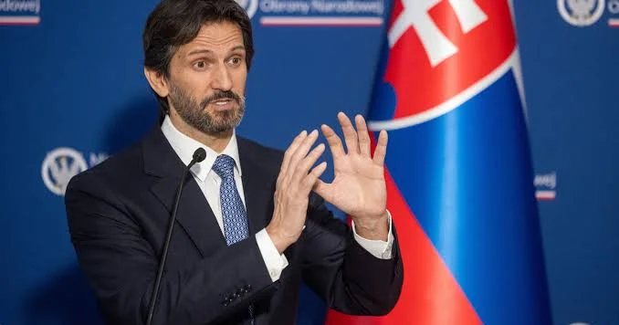 Slovakiyanın müdafiə naziri Azərbaycana gəlib